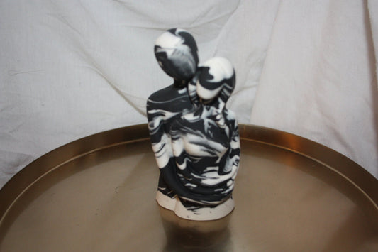 Buste couple enlacé en jesmonite fait-main - Résilience 