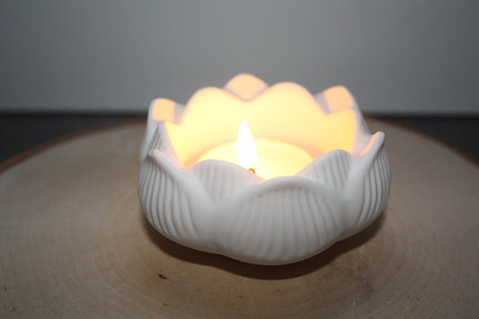 Fleur de lotus fait-main en jesmonite - Résilience 